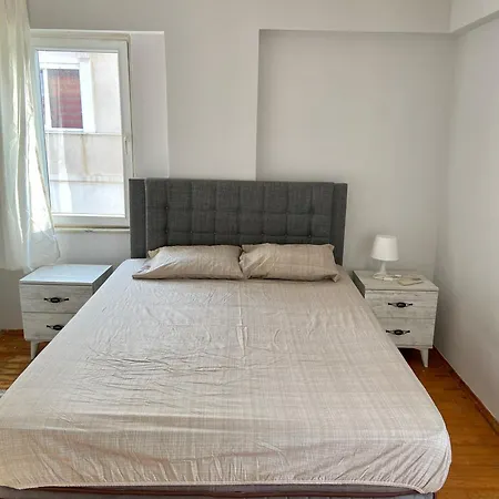 Deniz 400 Metre Esyali Apartment